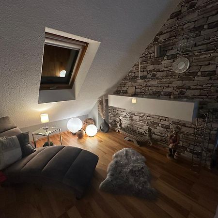 Zentrale Maisonette Mit Buero & Parkplatz Griesheim  Exterior photo