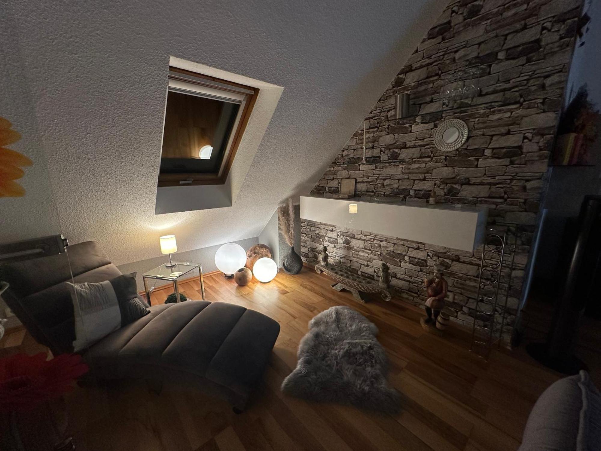 Zentrale Maisonette Mit Buero & Parkplatz Griesheim  Exterior photo