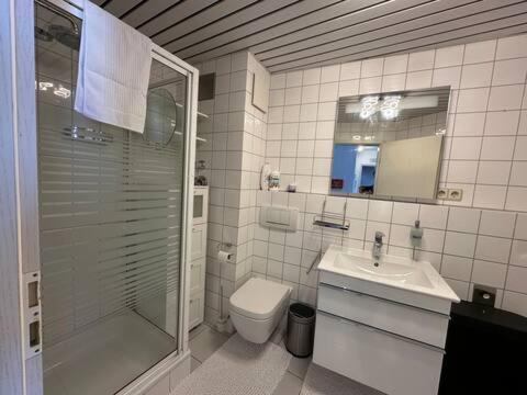 Zentrale Maisonette Mit Buero & Parkplatz Griesheim  Exterior photo
