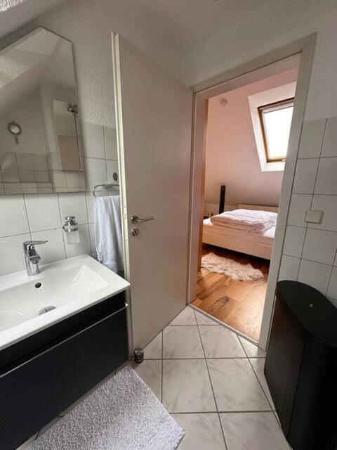 Zentrale Maisonette Mit Buero & Parkplatz Griesheim  Exterior photo